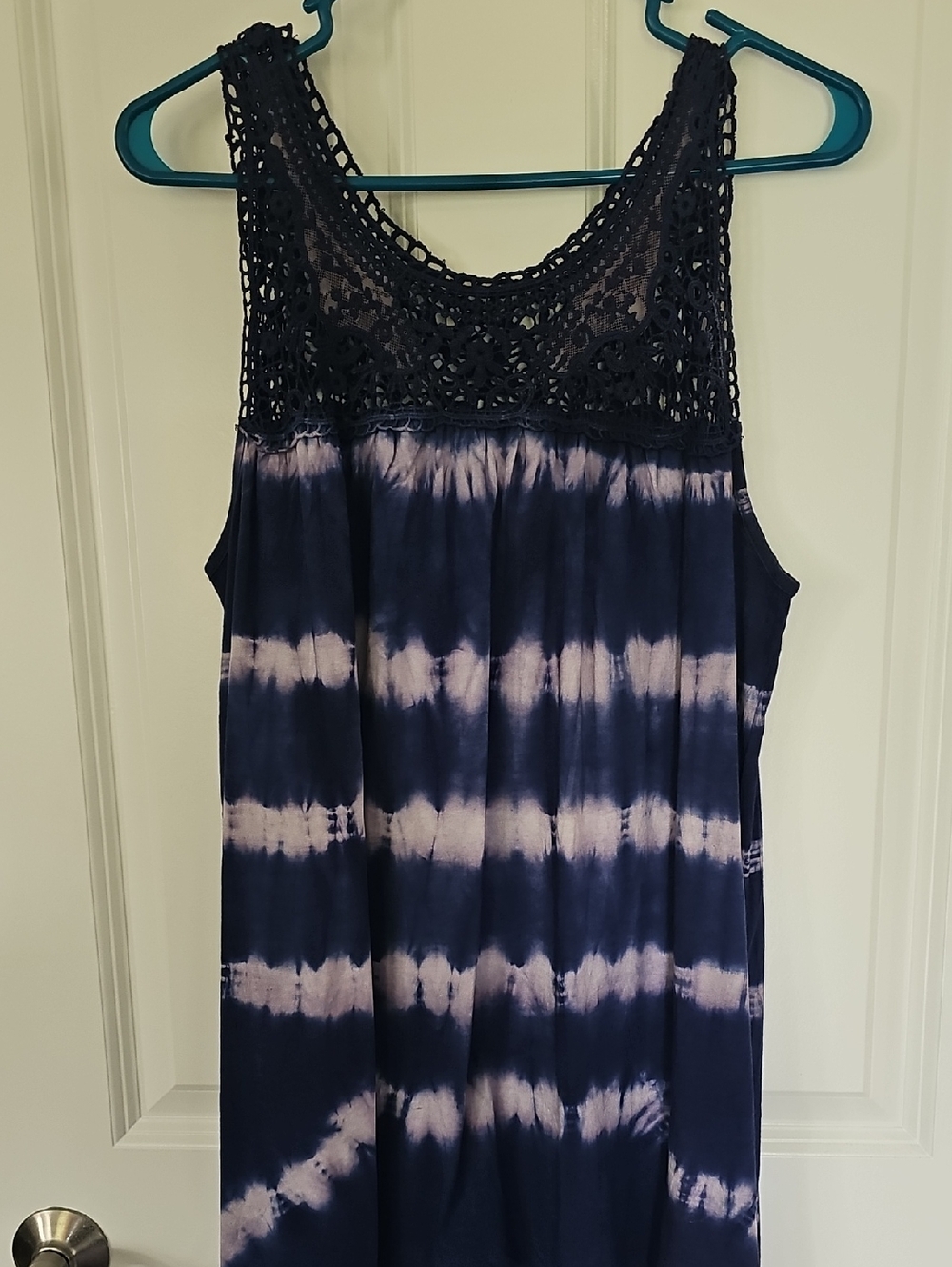 Crochet Yoke Tie-Dye Tank Top in Navy